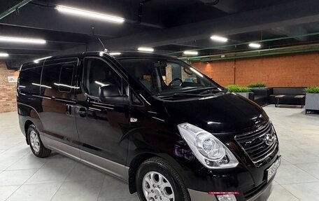 Hyundai H-1 II рестайлинг, 2015 год, 2 250 000 рублей, 3 фотография
