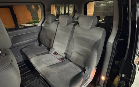 Hyundai H-1 II рестайлинг, 2015 год, 2 250 000 рублей, 16 фотография