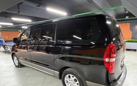 Hyundai H-1 II рестайлинг, 2015 год, 2 250 000 рублей, 7 фотография
