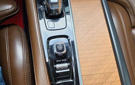 Volvo XC90 II рестайлинг, 2018 год, 4 600 000 рублей, 9 фотография