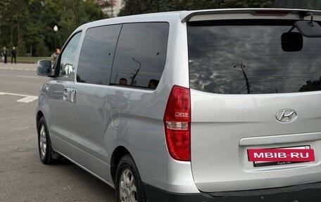 Hyundai Grand Starex Grand Starex I рестайлинг 2, 2008 год, 950 000 рублей, 2 фотография