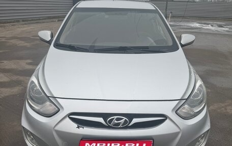 Hyundai Solaris II рестайлинг, 2013 год, 480 000 рублей, 1 фотография