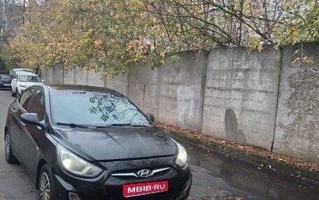 Hyundai Solaris II рестайлинг, 2013 год, 400 000 рублей, 1 фотография