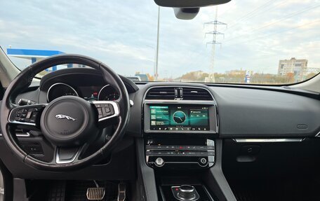 Jaguar F-Pace, 2019 год, 2 990 000 рублей, 18 фотография