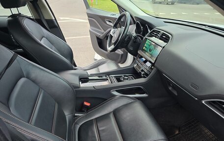 Jaguar F-Pace, 2019 год, 2 990 000 рублей, 22 фотография