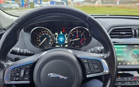 Jaguar F-Pace, 2019 год, 2 990 000 рублей, 28 фотография