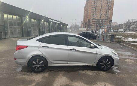 Hyundai Solaris II рестайлинг, 2013 год, 480 000 рублей, 3 фотография