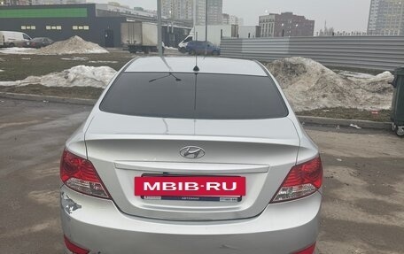 Hyundai Solaris II рестайлинг, 2013 год, 480 000 рублей, 2 фотография