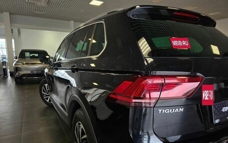 Volkswagen Tiguan II, 2019 год, 2 299 000 рублей, 10 фотография