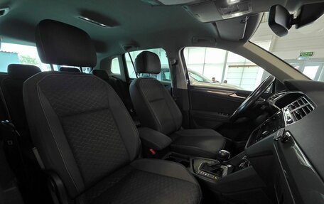 Volkswagen Tiguan II, 2019 год, 2 299 000 рублей, 23 фотография