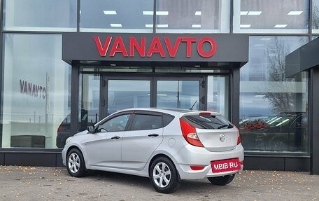Hyundai Solaris II рестайлинг, 2012 год, 790 000 рублей, 3 фотография