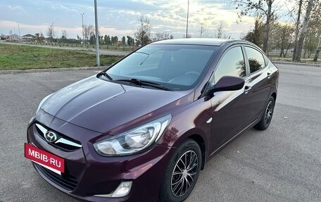 Hyundai Solaris II рестайлинг, 2011 год, 890 000 рублей, 2 фотография