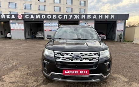 Ford Explorer V рестайлинг, 2019 год, 2 500 000 рублей, 2 фотография