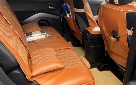Mitsubishi Outlander III рестайлинг 3, 2007 год, 800 000 рублей, 2 фотография