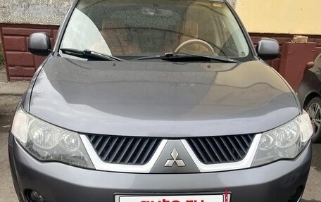 Mitsubishi Outlander III рестайлинг 3, 2007 год, 800 000 рублей, 4 фотография