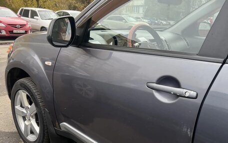 Mitsubishi Outlander III рестайлинг 3, 2007 год, 800 000 рублей, 7 фотография