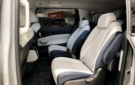 KIA Carnival, 2025 год, 5 740 000 рублей, 16 фотография