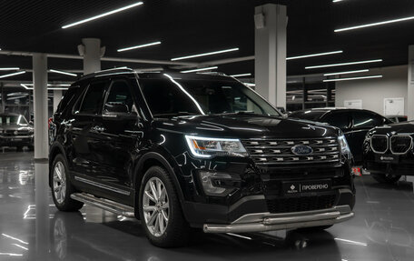 Ford Explorer V рестайлинг, 2017 год, 3 300 000 рублей, 2 фотография