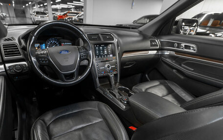 Ford Explorer V рестайлинг, 2017 год, 3 300 000 рублей, 7 фотография