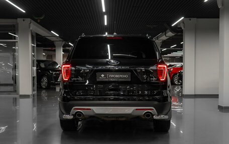 Ford Explorer V рестайлинг, 2017 год, 3 300 000 рублей, 6 фотография