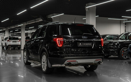 Ford Explorer V рестайлинг, 2017 год, 3 300 000 рублей, 4 фотография
