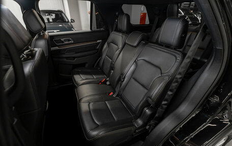 Ford Explorer V рестайлинг, 2017 год, 3 300 000 рублей, 18 фотография