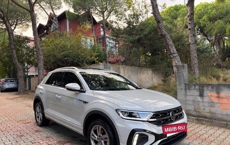 Volkswagen T-Roc I, 2021 год, 2 150 000 рублей, 4 фотография