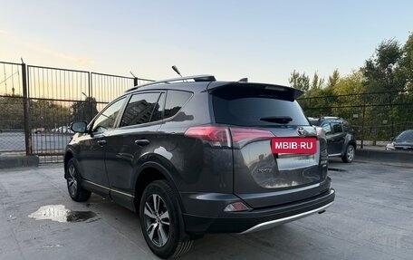 Toyota RAV4, 2015 год, 2 200 000 рублей, 4 фотография