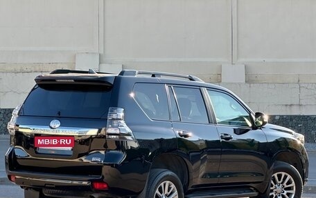 Toyota Land Cruiser Prado 150 рестайлинг, 2017 год, 4 350 000 рублей, 6 фотография