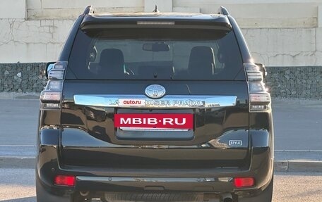 Toyota Land Cruiser Prado 150 рестайлинг, 2017 год, 4 350 000 рублей, 4 фотография