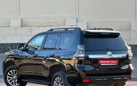 Toyota Land Cruiser Prado 150 рестайлинг, 2017 год, 4 350 000 рублей, 5 фотография