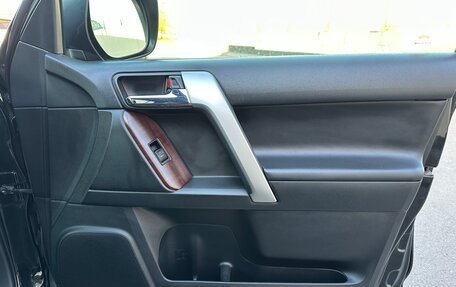 Toyota Land Cruiser Prado 150 рестайлинг, 2017 год, 4 350 000 рублей, 27 фотография
