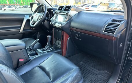 Toyota Land Cruiser Prado 150 рестайлинг, 2017 год, 4 350 000 рублей, 29 фотография