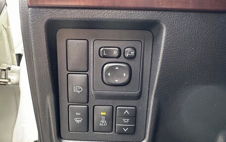 Toyota Land Cruiser Prado 150 рестайлинг, 2015 год, 3 800 000 рублей, 11 фотография