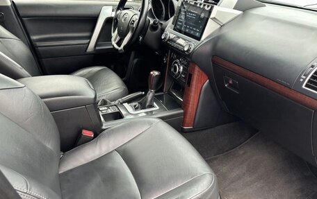 Toyota Land Cruiser Prado 150 рестайлинг, 2015 год, 3 800 000 рублей, 14 фотография