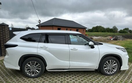 Toyota Highlander, 2024 год, 7 300 000 рублей, 2 фотография
