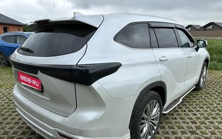 Toyota Highlander, 2024 год, 7 300 000 рублей, 3 фотография