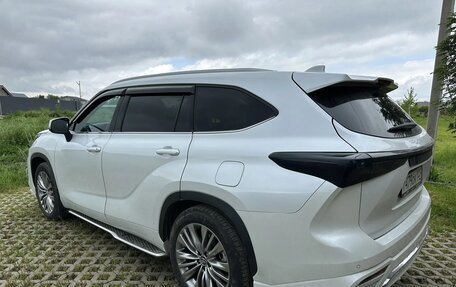 Toyota Highlander, 2024 год, 7 300 000 рублей, 8 фотография