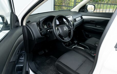 Mitsubishi Outlander III рестайлинг 3, 2014 год, 1 449 000 рублей, 9 фотография
