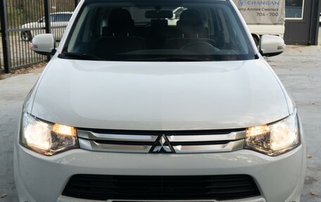 Mitsubishi Outlander III рестайлинг 3, 2014 год, 1 449 000 рублей, 4 фотография