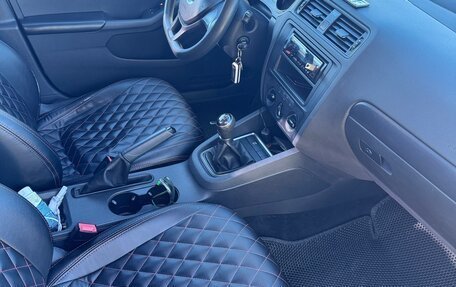 Volkswagen Jetta VII, 2015 год, 980 000 рублей, 5 фотография