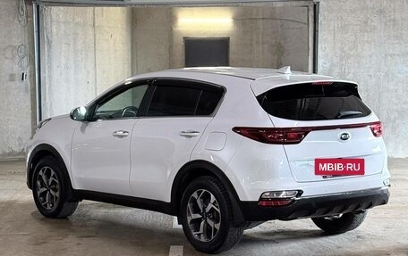 KIA Sportage IV рестайлинг, 2021 год, 1 950 000 рублей, 2 фотография