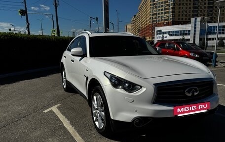 Infiniti QX70, 2016 год, 2 620 000 рублей, 2 фотография