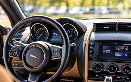 Jaguar F-Type I рестайлинг 2, 2017 год, 4 499 000 рублей, 6 фотография