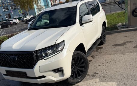 Toyota Land Cruiser Prado 150 рестайлинг, 2017 год, 4 800 000 рублей, 2 фотография