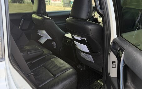 Toyota Land Cruiser Prado 150 рестайлинг, 2017 год, 4 800 000 рублей, 4 фотография