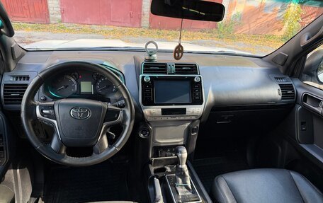 Toyota Land Cruiser Prado 150 рестайлинг, 2017 год, 4 800 000 рублей, 8 фотография