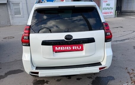 Toyota Land Cruiser Prado 150 рестайлинг, 2017 год, 4 800 000 рублей, 3 фотография