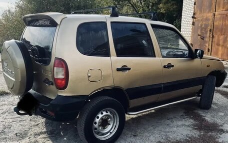 Chevrolet Niva I рестайлинг, 2004 год, 215 000 рублей, 3 фотография