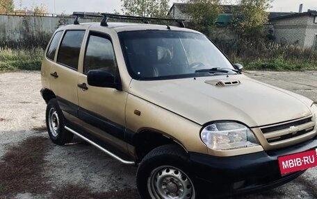 Chevrolet Niva I рестайлинг, 2004 год, 215 000 рублей, 2 фотография
